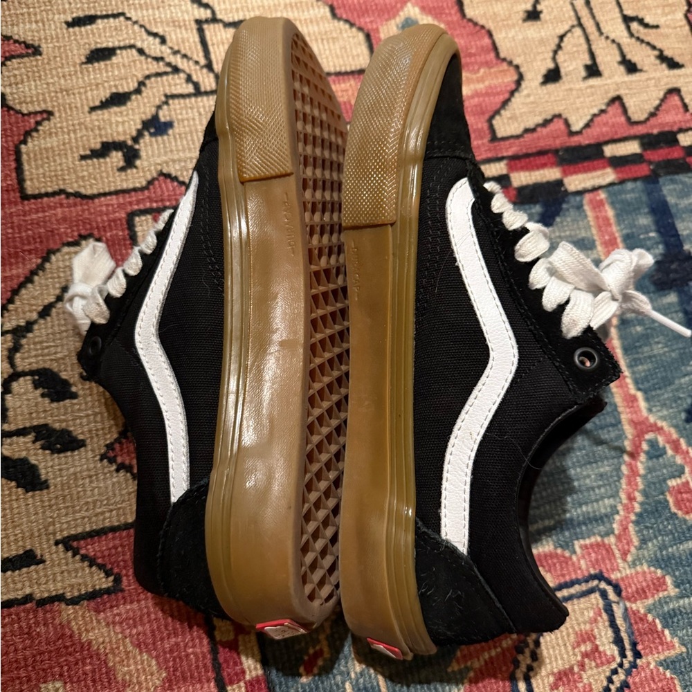 Vans Old Skool Women's Black Sneakers with gum sole W8.5/M7